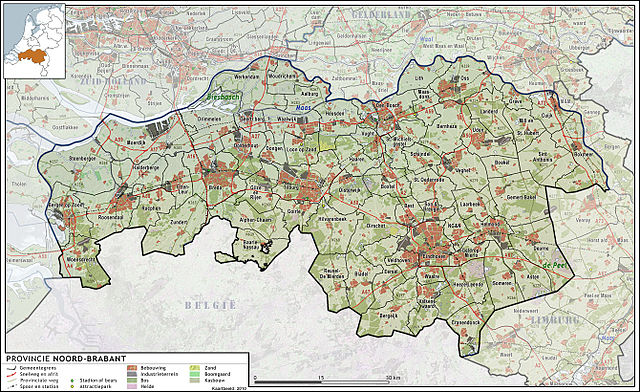 Provincie Noord-Brabant, met indeling van gemeenten (2010) en impressie van het landschap. Door Jan-Willem van Aalst. Beeld: WikiMedia.