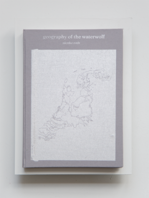 Het fotoboek Geography of the Waterwolf (2023)