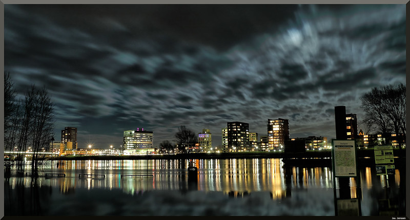 Skyline van Venlo in de avond