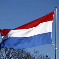 Juli 2024: Nederlandse vlag in de raadszaal